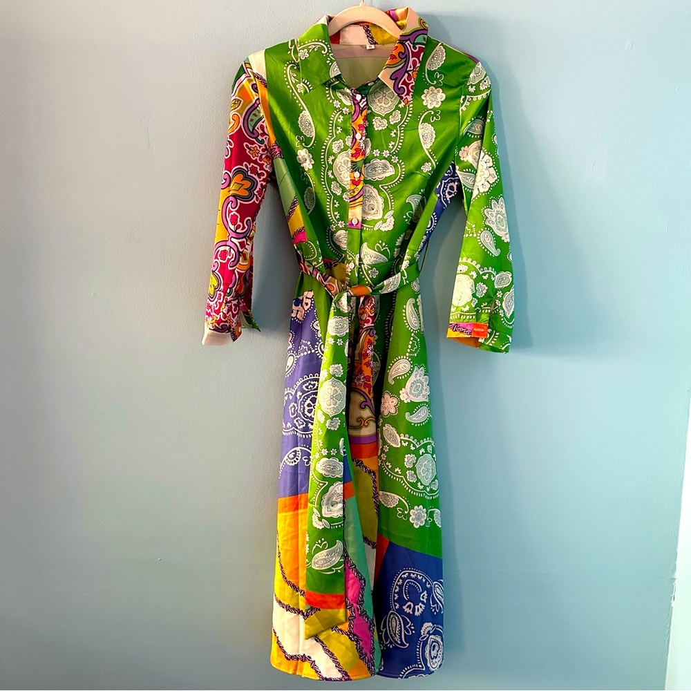 Vintage-style groovy paisley 70s dress